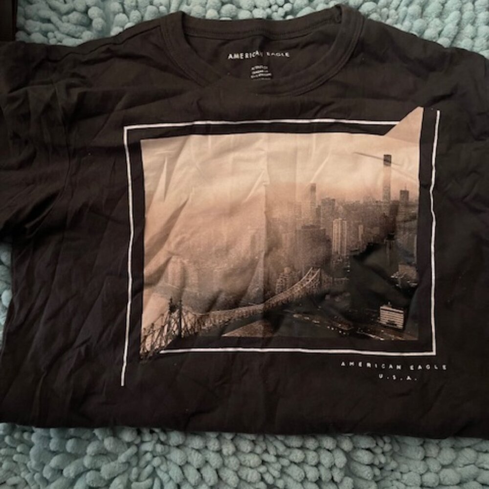 American Eagle Black Xs Tshirt